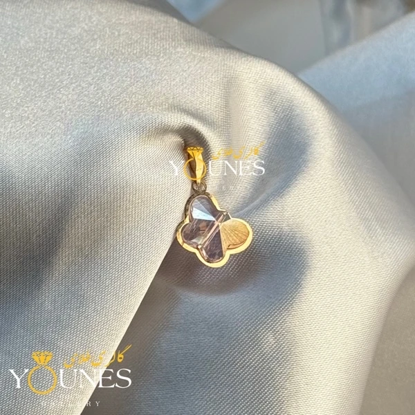 تصویر دوم آویز طلا سواروسکی پروانه ای صورتی کم رنگ